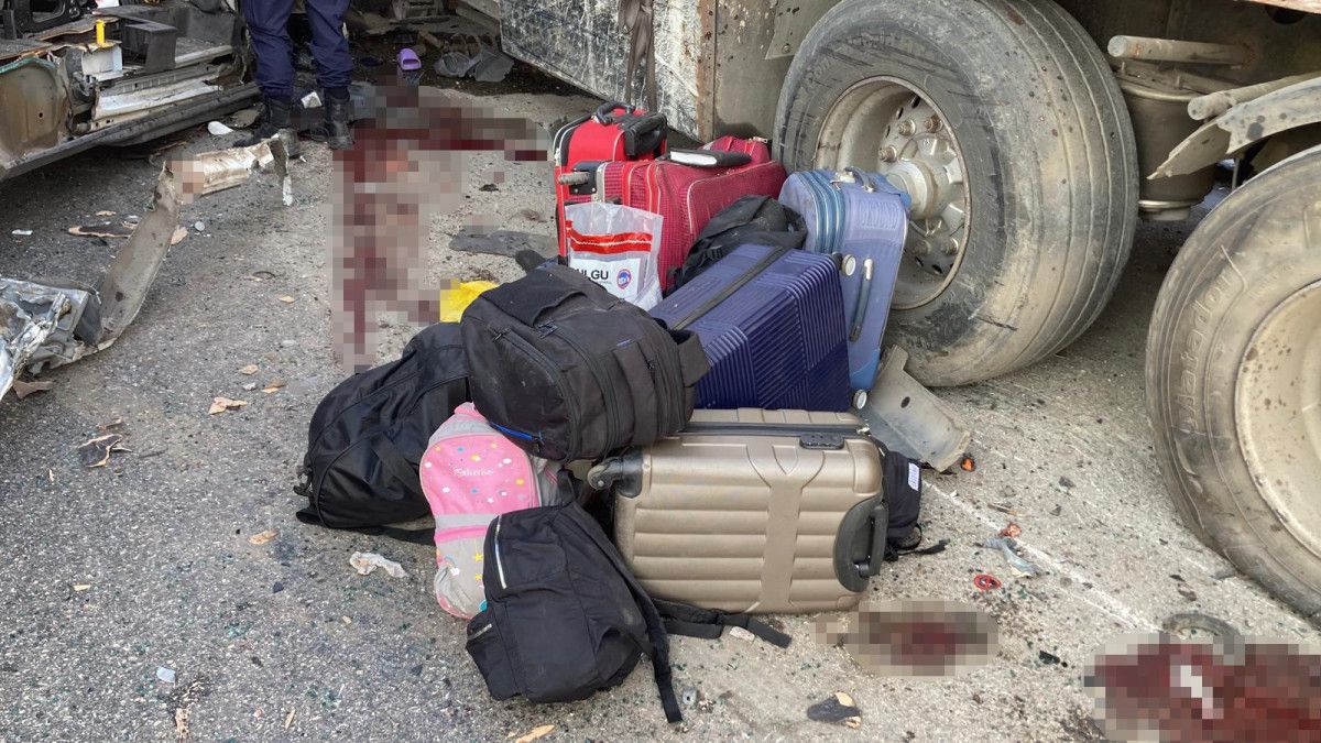 mersinde ogrencileri tasiyan minibus kaza yapti 2 olu 10 yarali 6 DeslKZRV