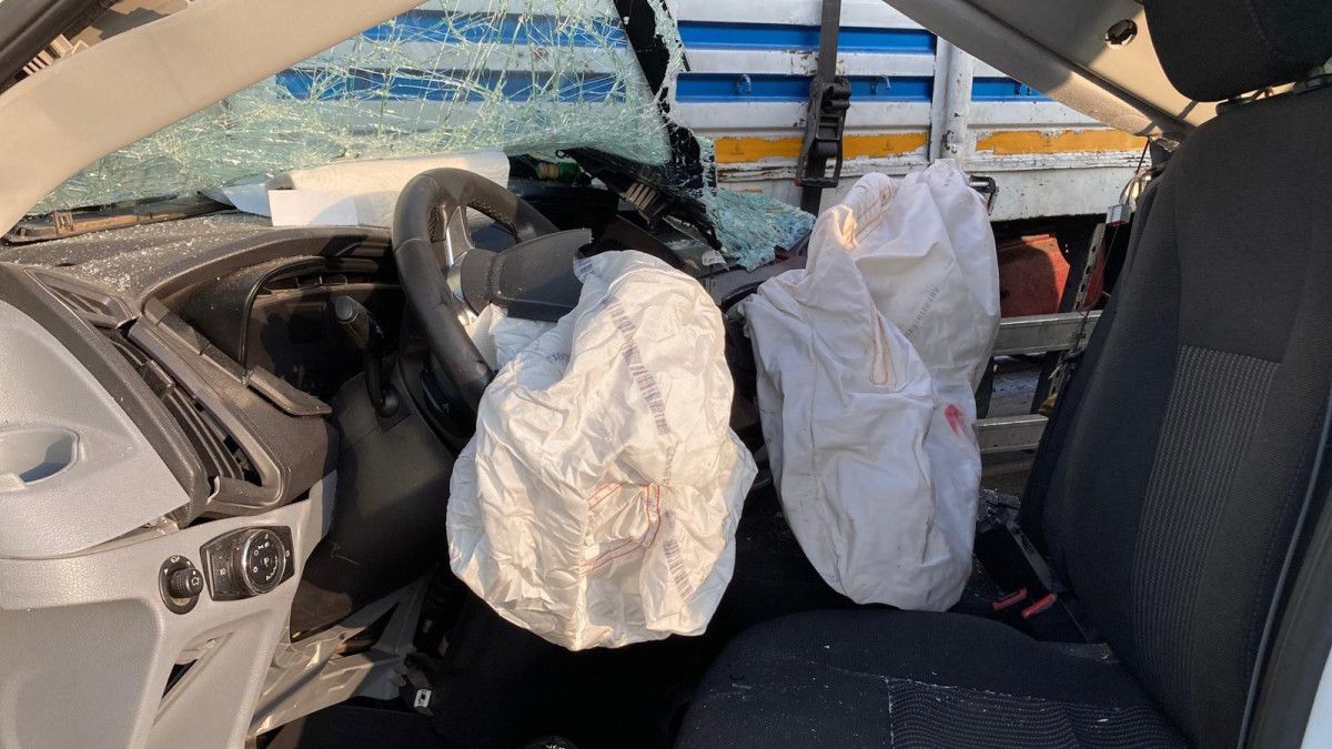 mersinde ogrencileri tasiyan minibus kaza yapti 2 olu 10 yarali 7