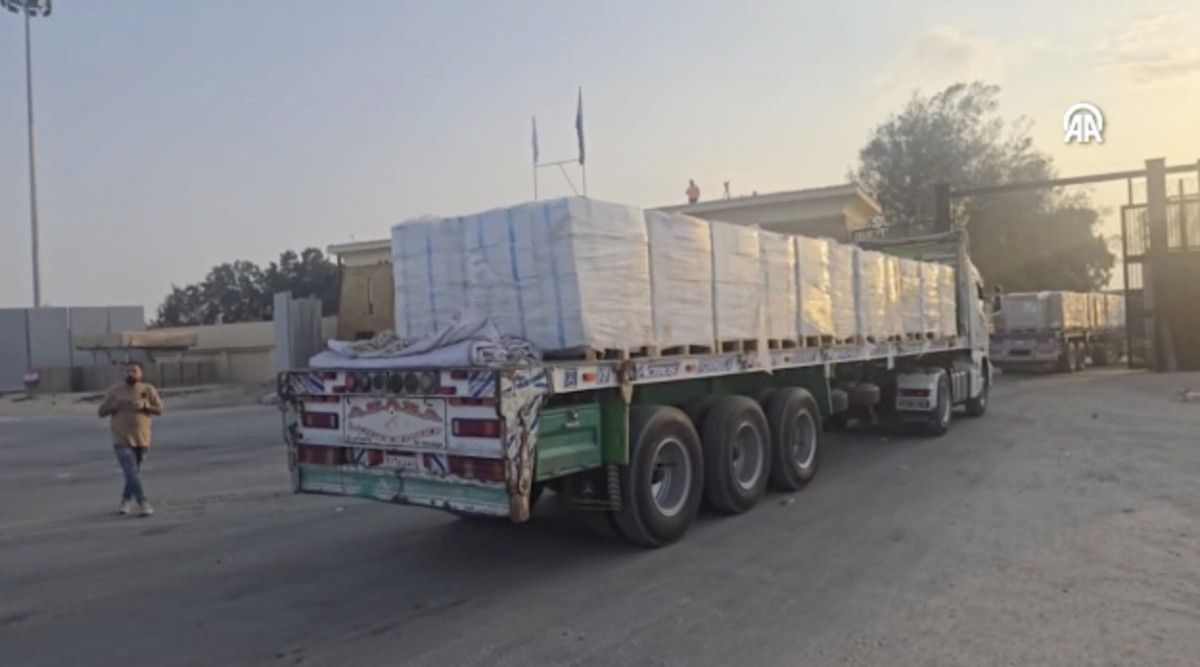 misir tarafindan kisitli sayida insani yardim tiri sinirdan gecmeye basladi 2 aGwBvFA8