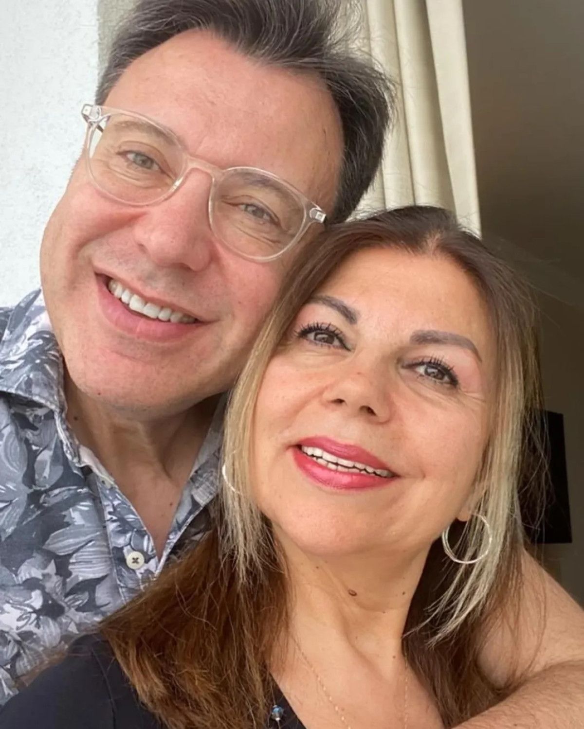 muge anlinin sevki hocasi bakin kiminle evli cikti iste biricik esi 2 2cNBkJl9