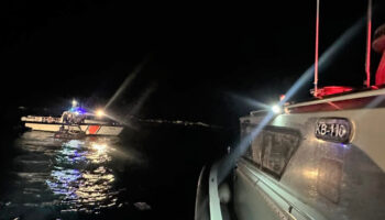 mugla aciklarinda 19 duzensiz gocmen kurtarildi b4gK2i2K