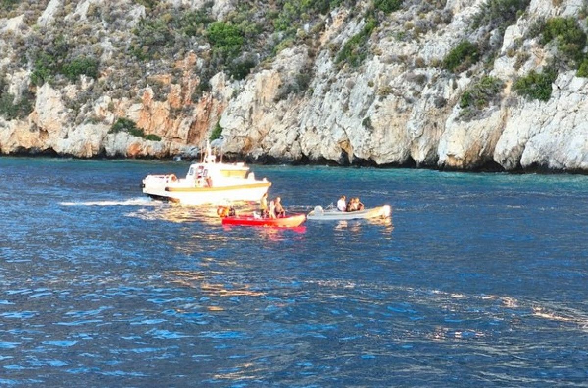 mugla aciklarinda alabora olan teknedeki 2 cocuk kurtarildi 0 bLvTzQVA