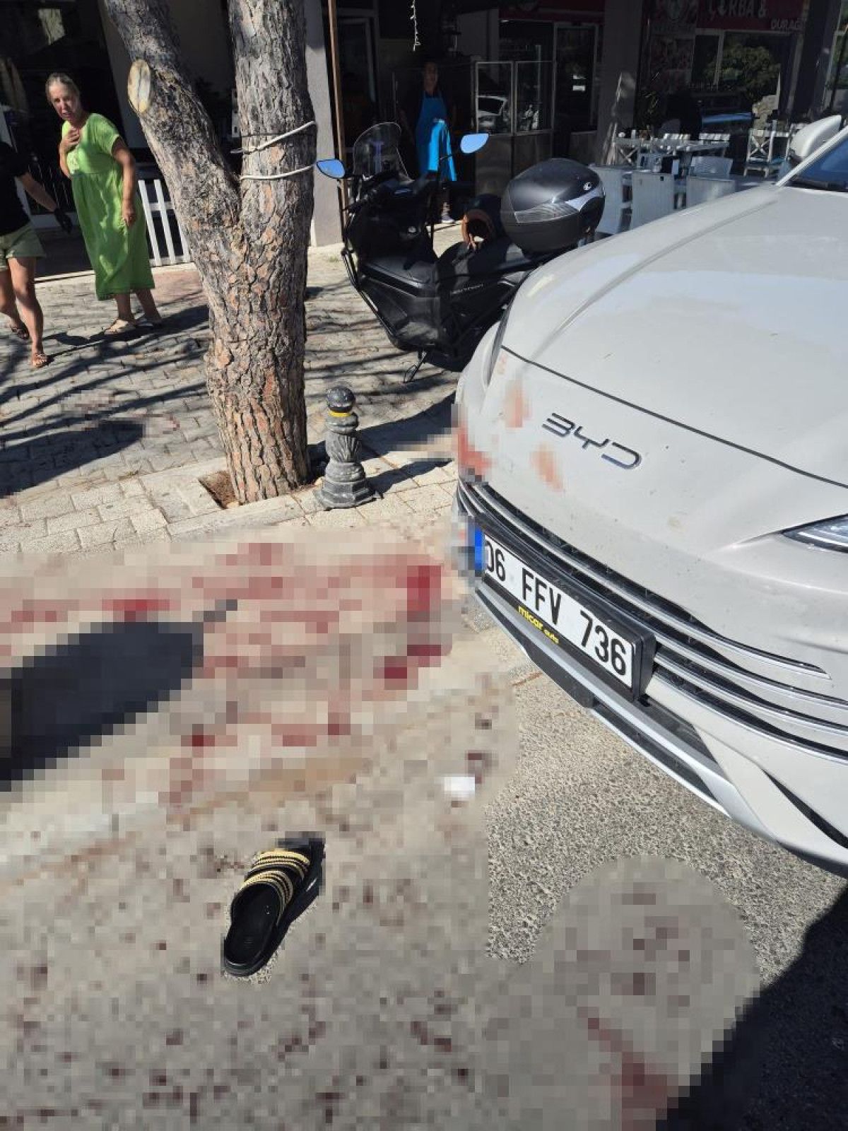 mugla bodrumda yol verme kavgasinda silahlar patladi 3 yarali 2 e3wvS6qB