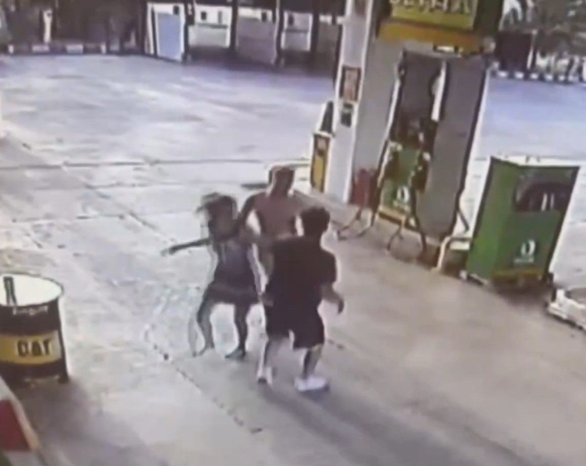 muglada 3 erkek tarafindan olduresiye dovulen kadin mahkemede sikayetci olmadi 0 Ca4nqEG2