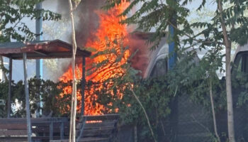 muglada park halindeki cenaze nakil aracindan alevler yukseldi Q7wyNapw