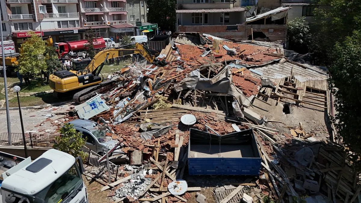 murat kurum sindirgida yapilan hasar tespit calismalarini paylasti 1 I74sZBk6