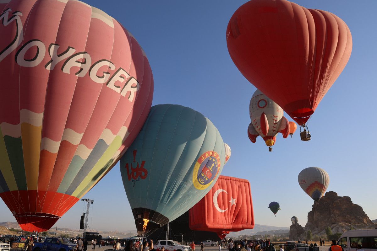 Nevşehir'de Balon Festivali başladı: 27 ülkeden 38 balon gökyüzünü süsledi 1 nevsehirde balon festivali basladi 27 ulkeden 38 balon gokyuzunu susledi 0 wrA8kLQ6