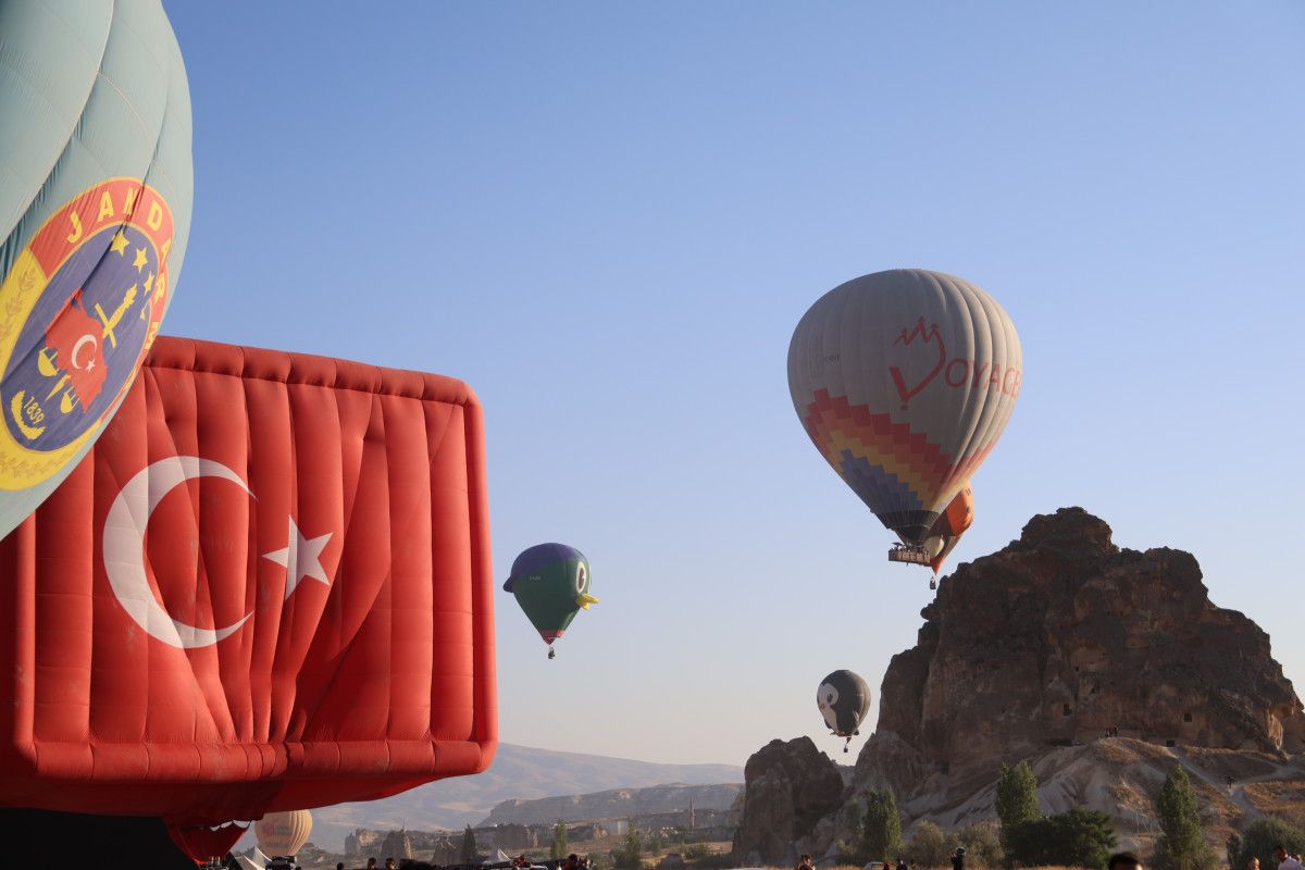 Nevşehir'de Balon Festivali başladı: 27 ülkeden 38 balon gökyüzünü süsledi 2 nevsehirde balon festivali basladi 27 ulkeden 38 balon gokyuzunu susledi 1 b2L43jG3