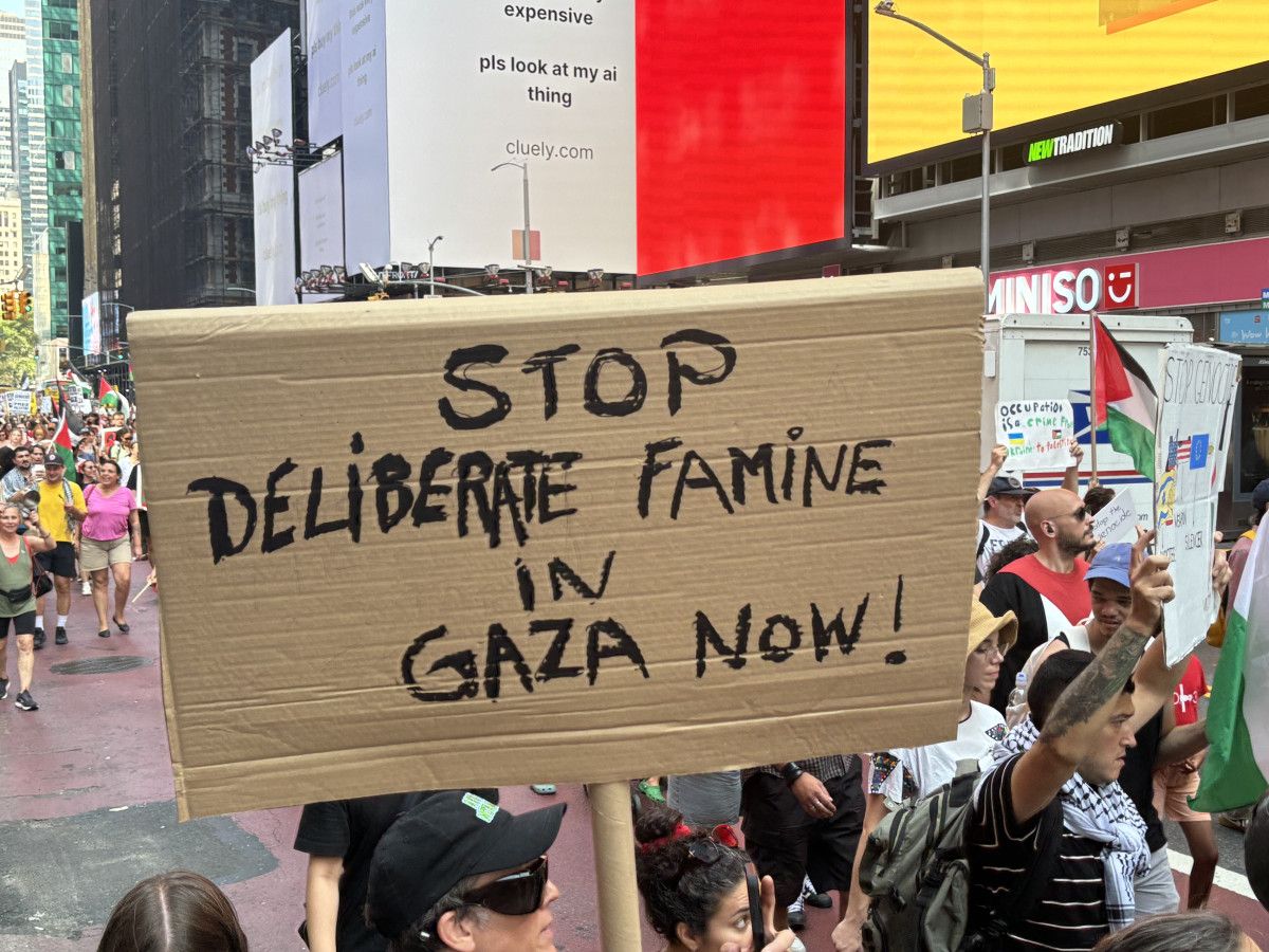 new yorkta israil protestosu on binlerce kisi gazze icin yurudu 0 WIZKMHPX