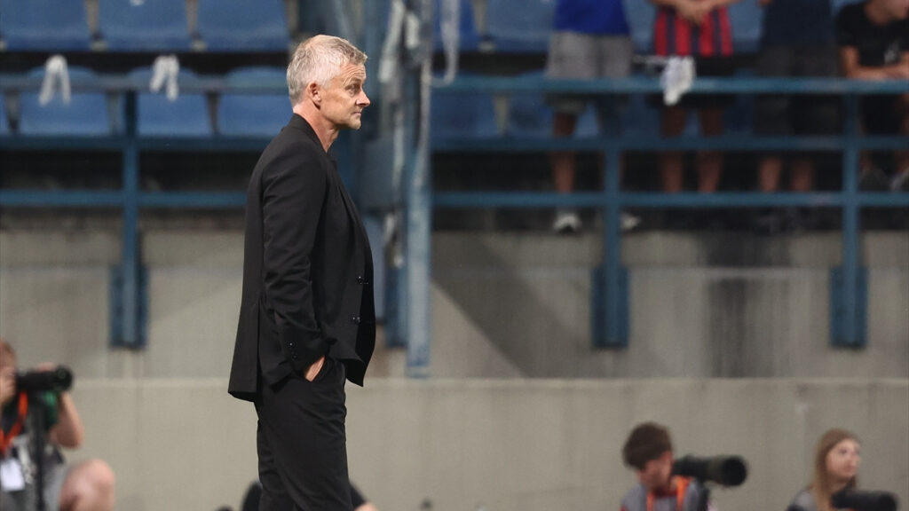 ole gunnar solskjaer gorevime devam ediyorum JI1MNIVv