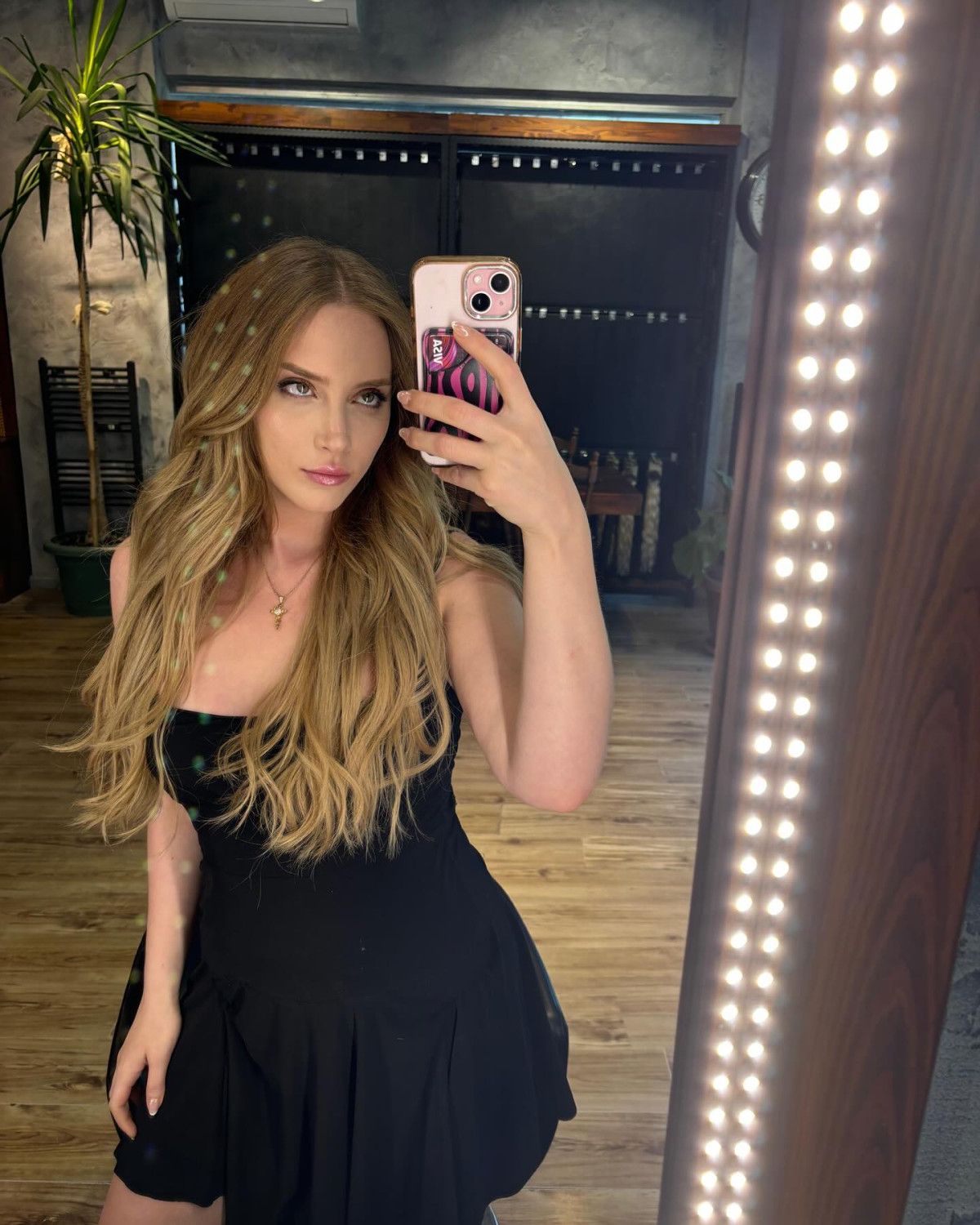 oyuncu hayal koseoglunun aci gunu babasi hayatini kaybetti 0 hTumZDUW