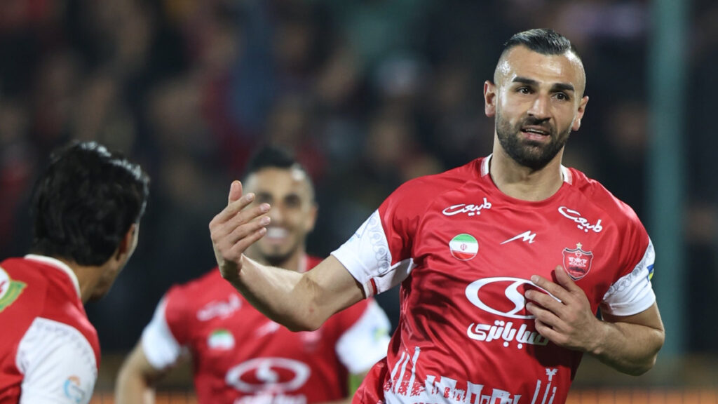 persepolisten ayrilan serdar dursun turkiyeye donuyor Dlfcteji