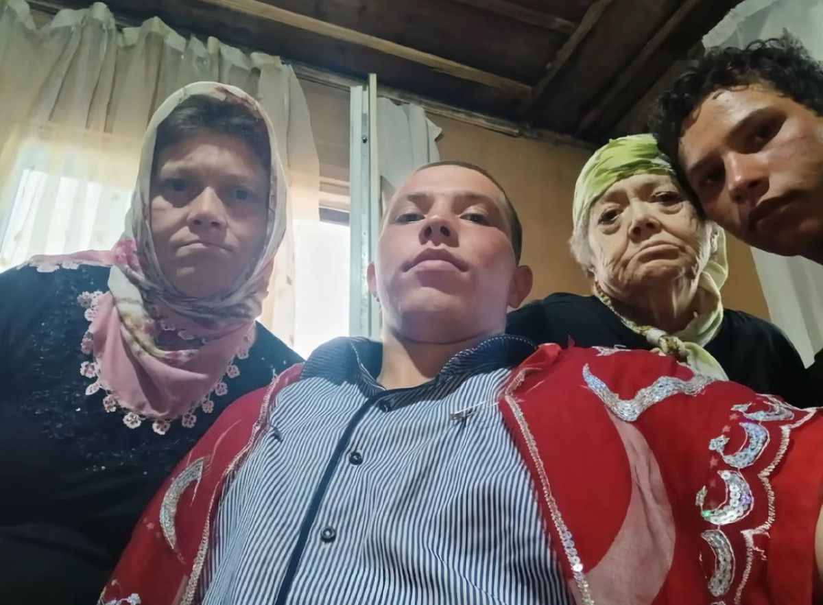 "Sadece garibanlar mı gider askere" diyen gence davul zurnalı uğurlama 3 sadece garibanlar mi gider askere diyen gence davul zurnali ugurlama 2 ikQuY52L