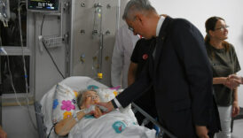 saglik bakani memisoglu depremde yaralanan vatandaslari ziyaret etti nBR1dP4L