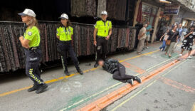 sakaryada dur ihtarina uymadi uzerinden namluya mermi surulmus tabanca cikti TNyI3IUT