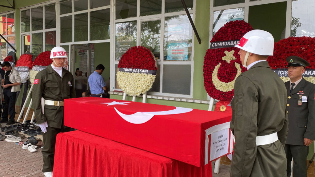 sehit servet okkes cakir osmaniyede son yolculuguna ugurlandi YVL4agff