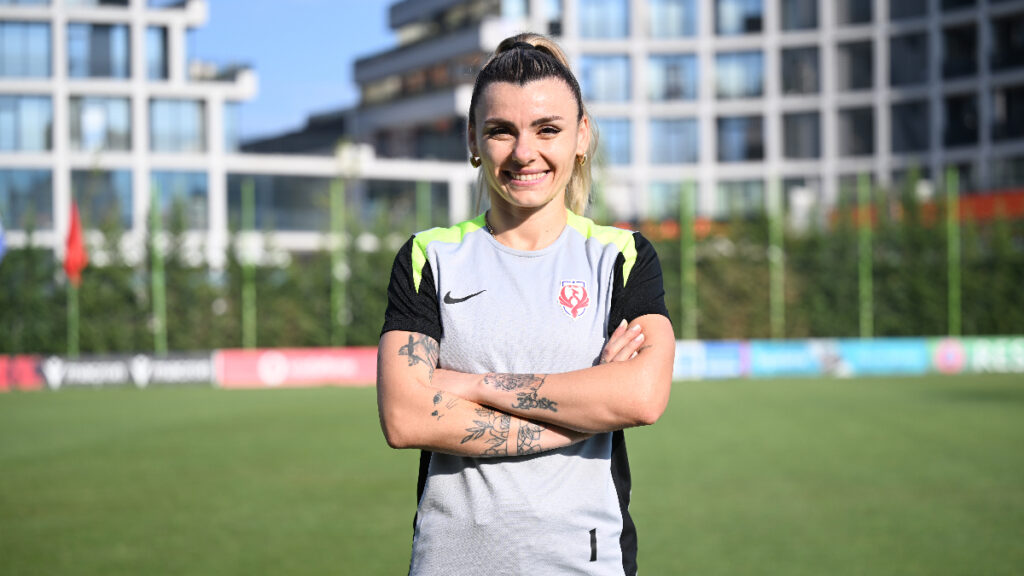 selda akgoz burada turk kadinini temsil ediyoruz maqB334K