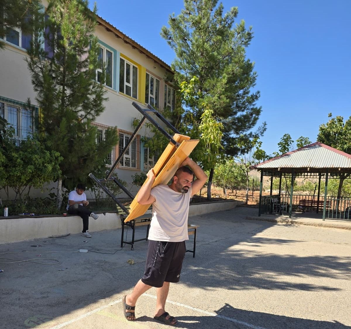 siirtte ogretmen ve veliler okullarini yeni egitim yilina hazirladi 0 KYZXpfBc