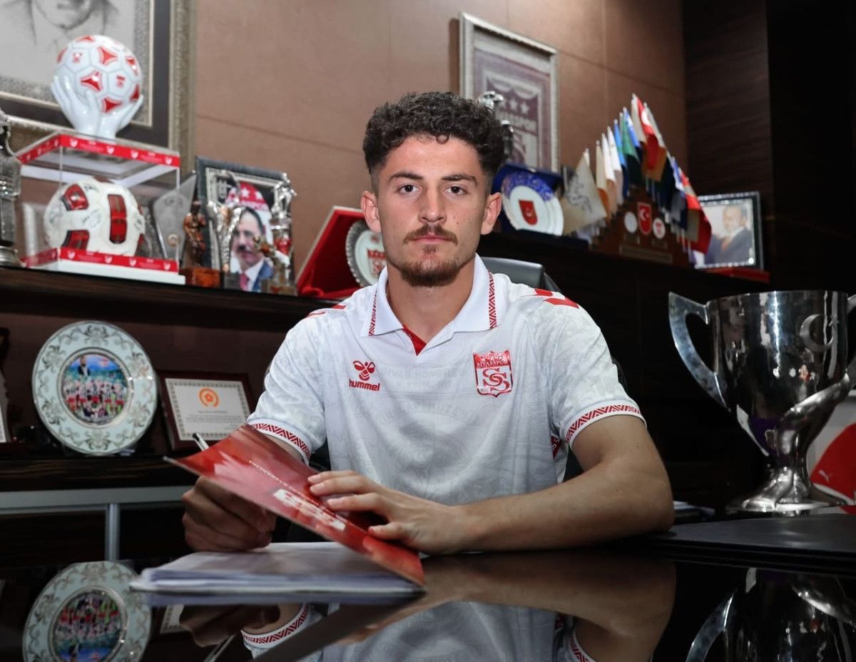 sivassporda emirhan basyigitin sozlesmesi uzatildi 0 UuJyJSzP