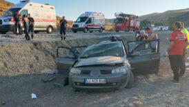 sivastaki kazada otomobil sarampole yuvarlandi 1VyF4ssR