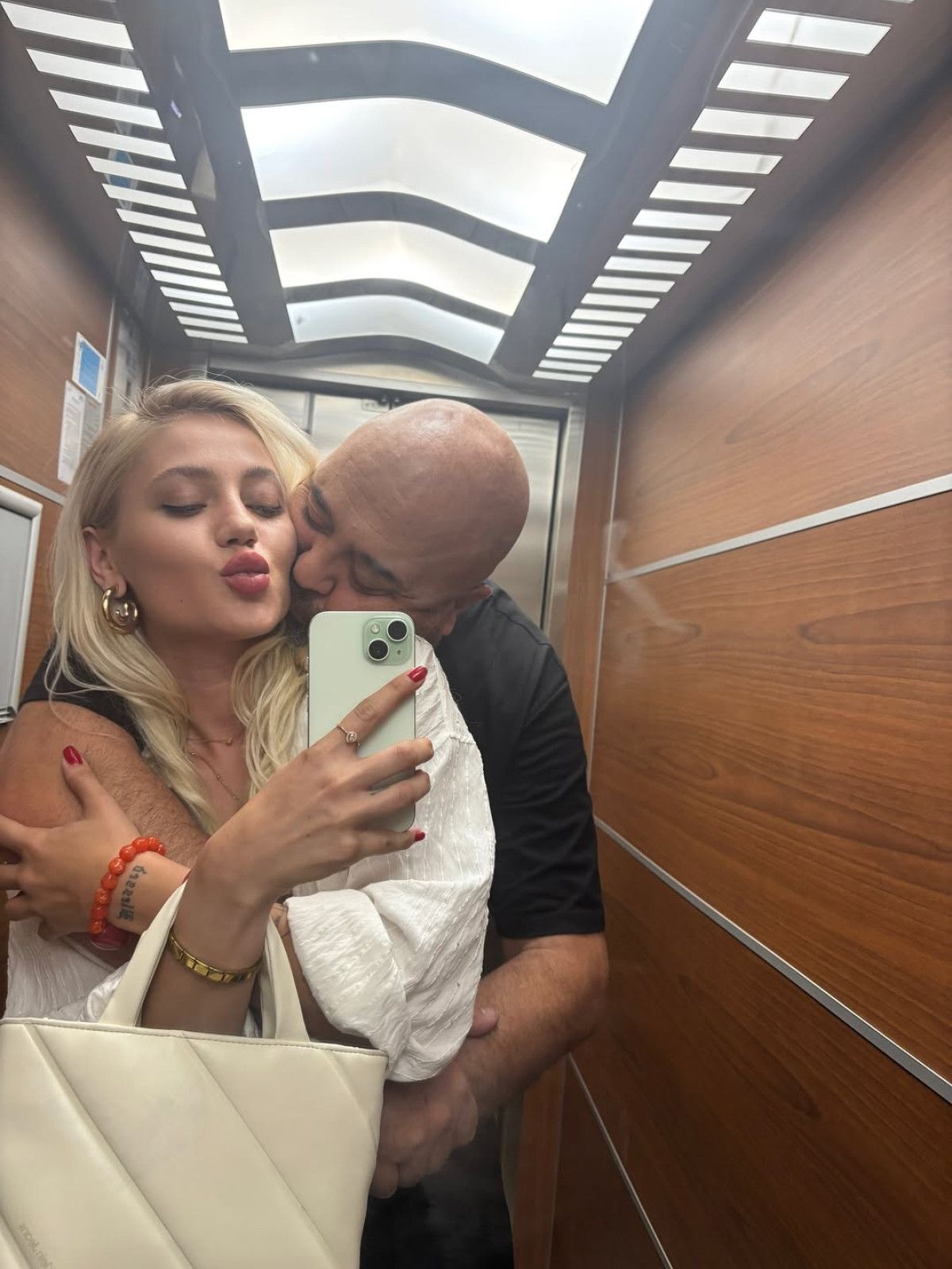 somer sef aska geldi opucuklu pozlar verdi tadini cikart sefim 0 BXIl7vUw