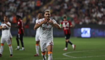 super ligde yeni sezonun ilk golu penaltidan geldi U3TJy2wy