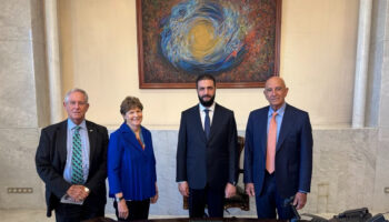 suriye cumhurbaskani sara samda abdli ust duzey heyet ile bir araya geldi pXcGs6zb