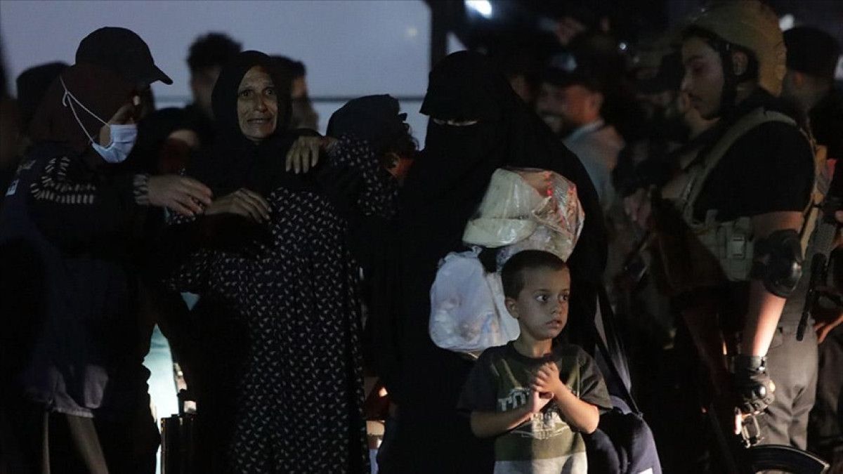 suriyedeki hol kampi pkkypg isgali altinda 38 suriyeli aile tahliye edildi 0 UqukUuqN