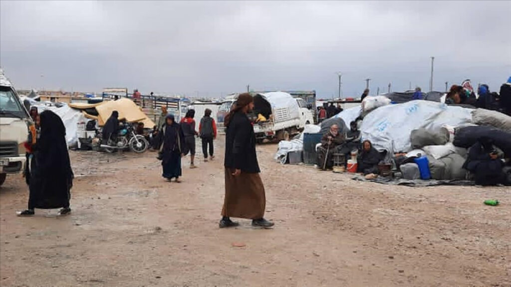 suriyedeki hol kampi pkkypg isgali altinda 38 suriyeli aile tahliye edildi ZlmtDdrw