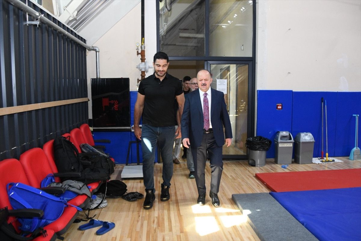 taha akgulden sporculara ziyaret 0 j6A55pa6