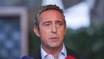 taraftardan ali koca surpriz opucuk VuIczhmF