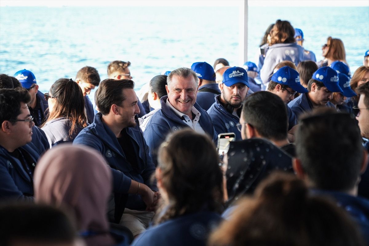 TCG Anadolu, 'Zafer Yolculuğu' için Çanakkale'den İstanbul'a hareket etti 1 tcg anadolu zafer yolculugu icin canakkaleden istanbula hareket etti 0 OAEmYrA8