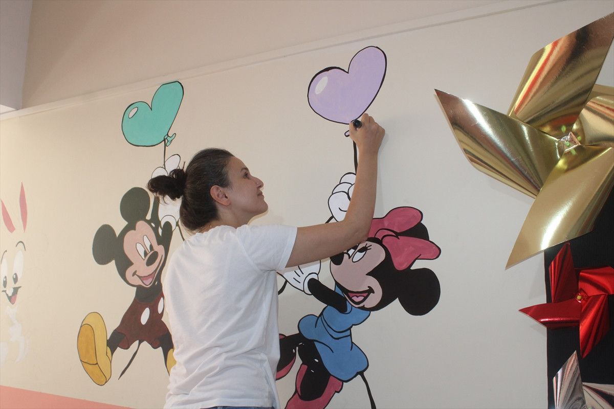 tekirdagda ogretmen baba ve kiz okulun duvarlarini renklendirdi 0 uDWwrDU3