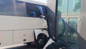 tekirdagda osb giris takina carpan servisteki 19 kisi yaralandi 69BnmPVF