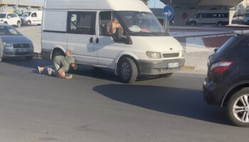 tekirdagda yavru kedi trafikte suruculeri ugrastirdi ad9h9a9M