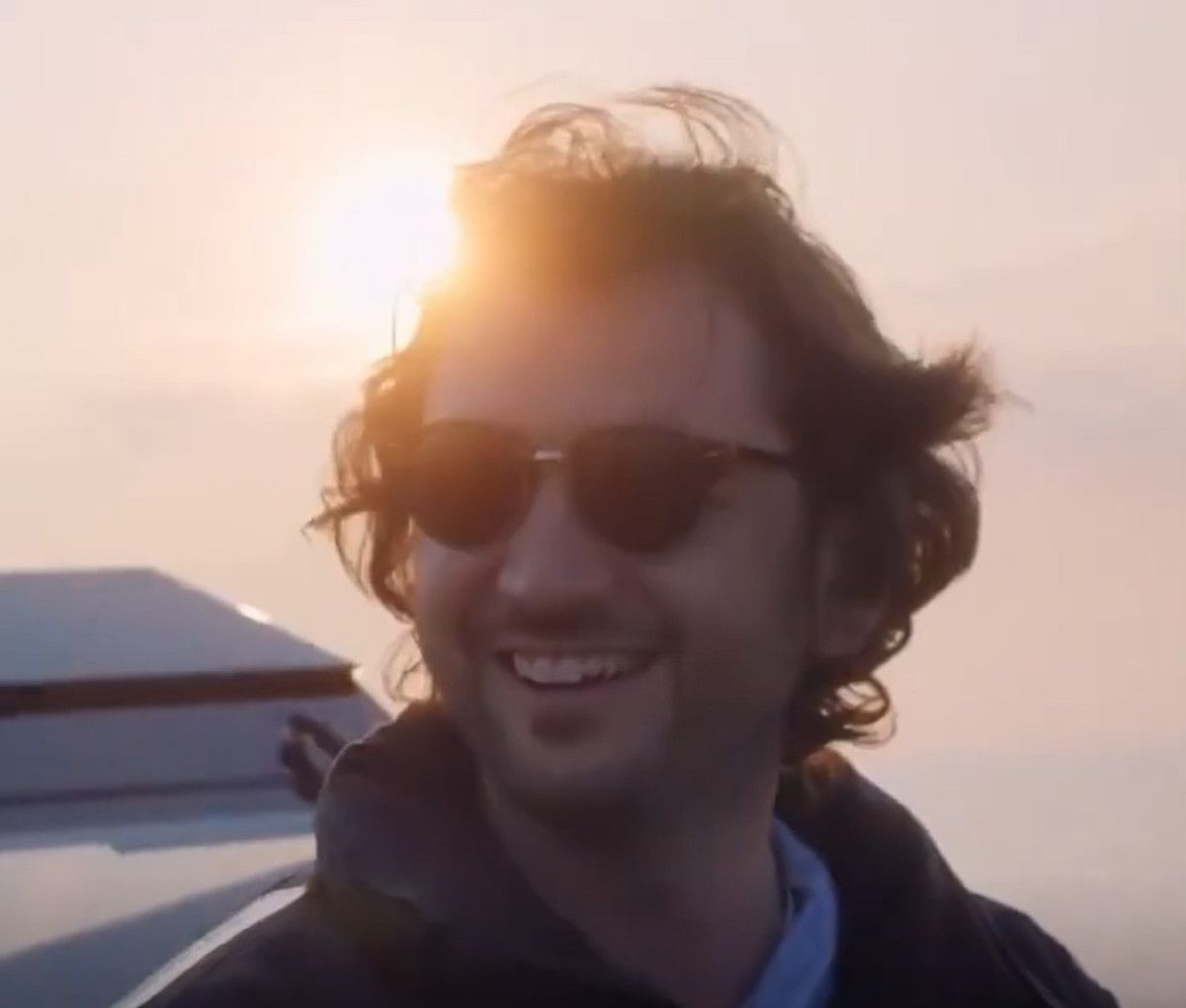 teknesi parcalanmis halde bulunmustu kivanc tatlitug kaybolan arkadasi icin yardim istedi 0 KABK5hij