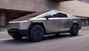 tesla cybertruck modeline 15 bin dolar zam geldi 8xaJvXE9