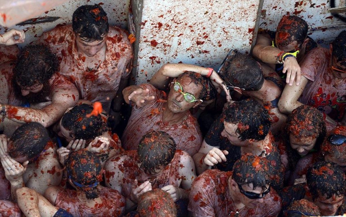 tonlarca domatesin firlatildigi la tomatina festivali her yil yogun ilgi goruyor 5 tSzcfkaX