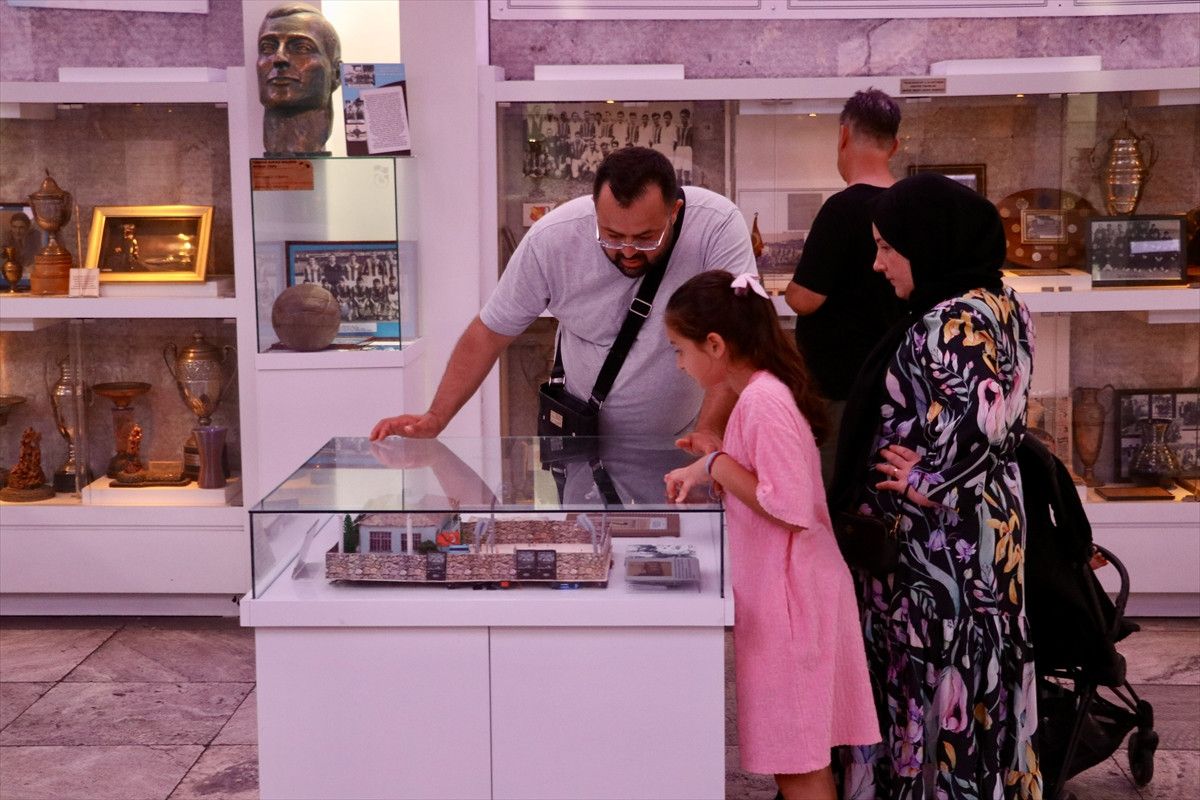 Trabzonspor kuruluşunun 58'inci yıl dönümünü kutluyor 5 trabzonspor kurulusunun 58inci yil donumunu kutluyor 4 KeLr8NaI