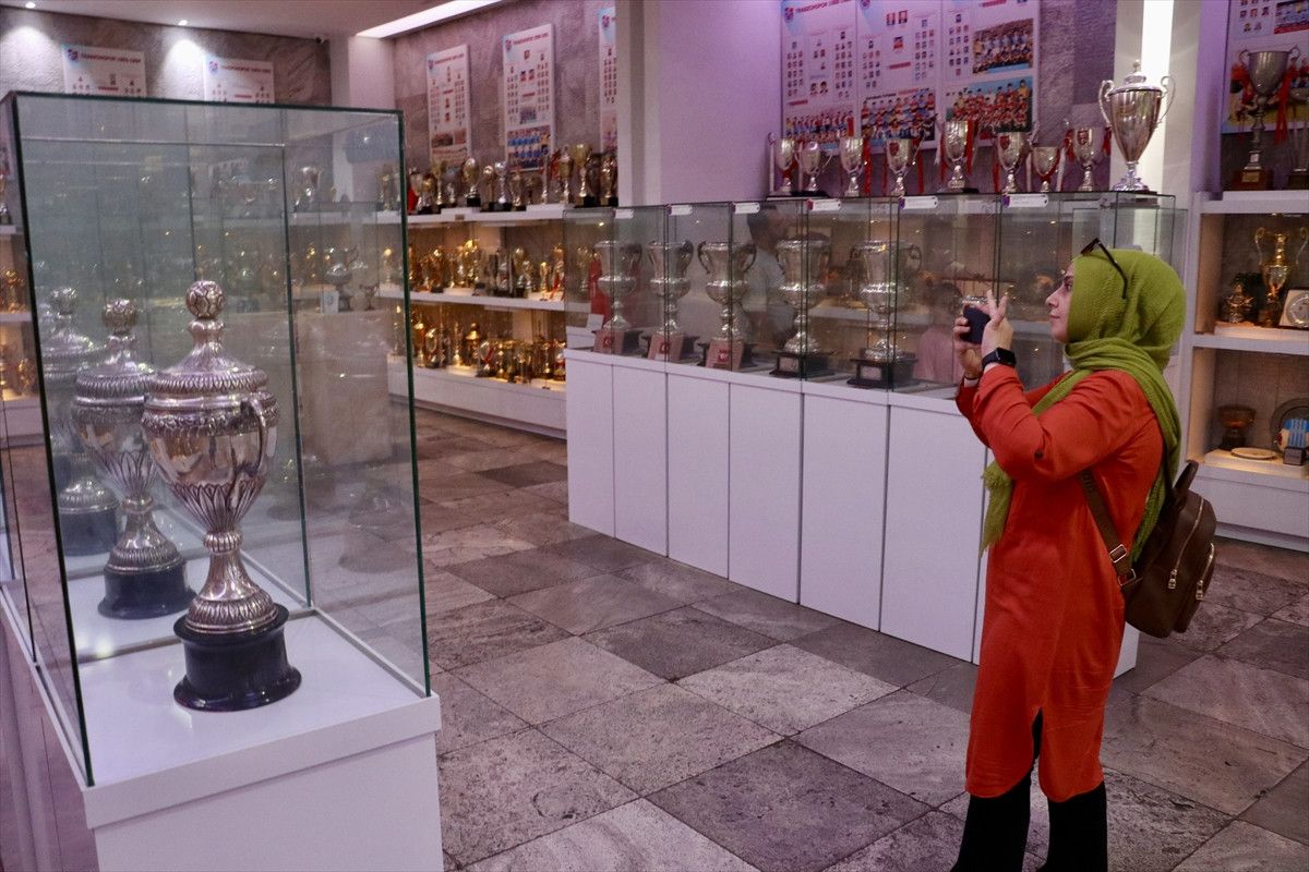 Trabzonspor kuruluşunun 58'inci yıl dönümünü kutluyor 10 trabzonspor kurulusunun 58inci yil donumunu kutluyor 9 RLwdOgBt