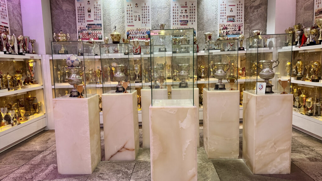 trabzonspor kurulusunun 58inci yil donumunu kutluyor hGSH3kii