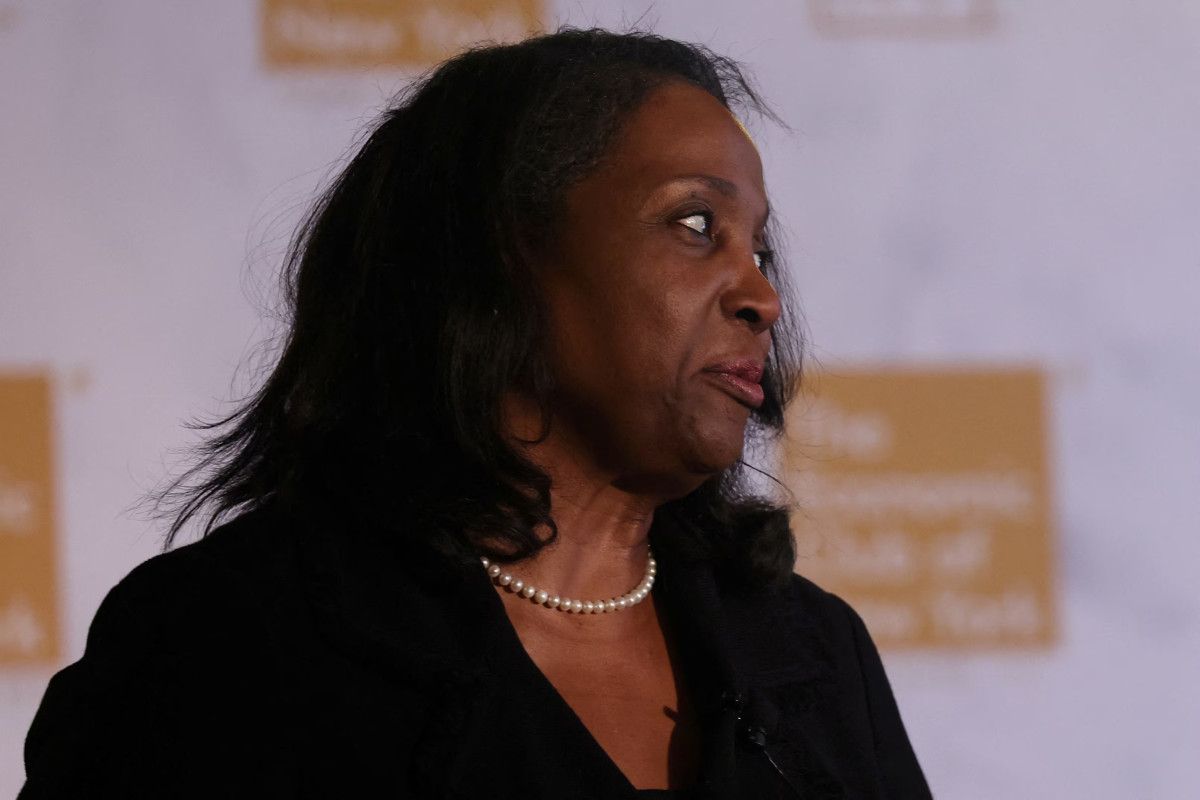 trump ve fed yoneticisi lisa cook cekismesi 1 tG7RcLcW