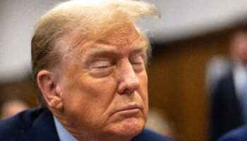 trumpin saglik durumu tartisiliyor 5 gundur kameralar karsisina cikmadi AXAvhaRw