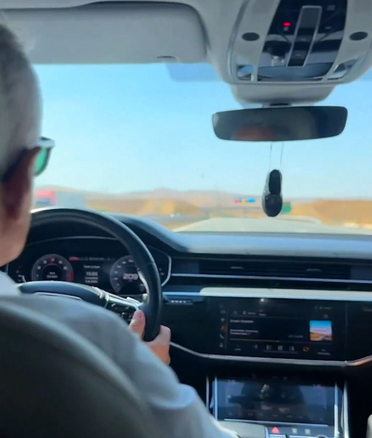 Ulaştırma ve Altyapı Bakanı Uraloğlu'na trafik cezası 1 ulastirma ve altyapi bakani uralogluna trafik cezasi 0 cbKnwa6D