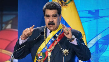 venezuela baskani cagrida bulundu yuzlerce kisi silah altina girmek icin basvurdu yBFLJO9Y