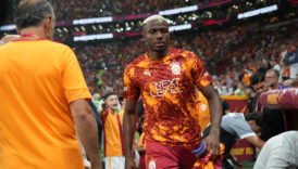 victor osimhen fatih karagumruk macinda formayi giydi KPcNv3XY