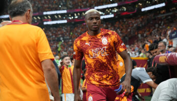 victor osimhen fatih karagumruk macinda formayi giydi KPcNv3XY