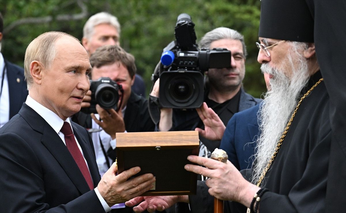 vladimir putin alaskadaki sovyet mezarlarini ziyaret etti 2 PUzRcz7w