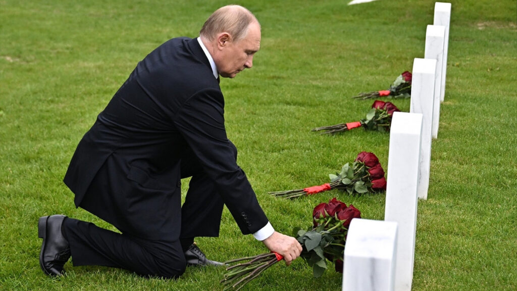 vladimir putin alaskadaki sovyet mezarlarini ziyaret etti 2QEslvPy