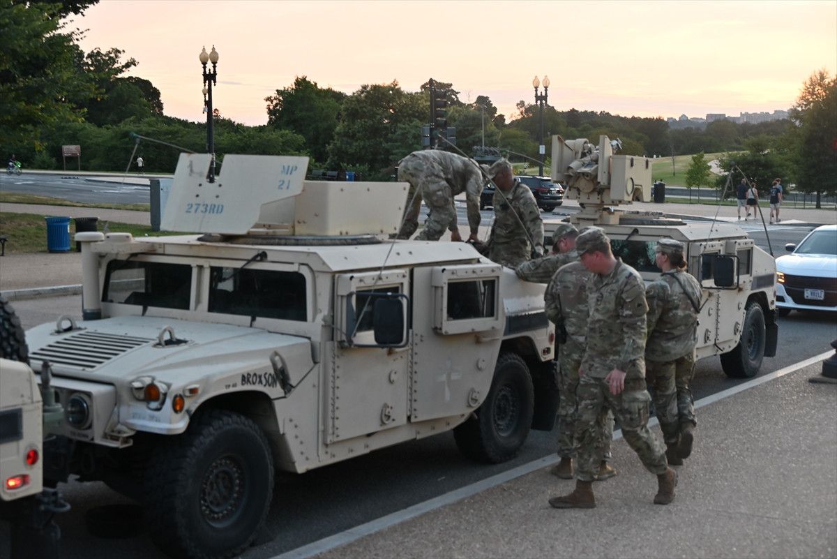 washingtona sevk edilen 800 ulusal muhafiz gorev yerlerine konuslandi 5 ACSW35w2